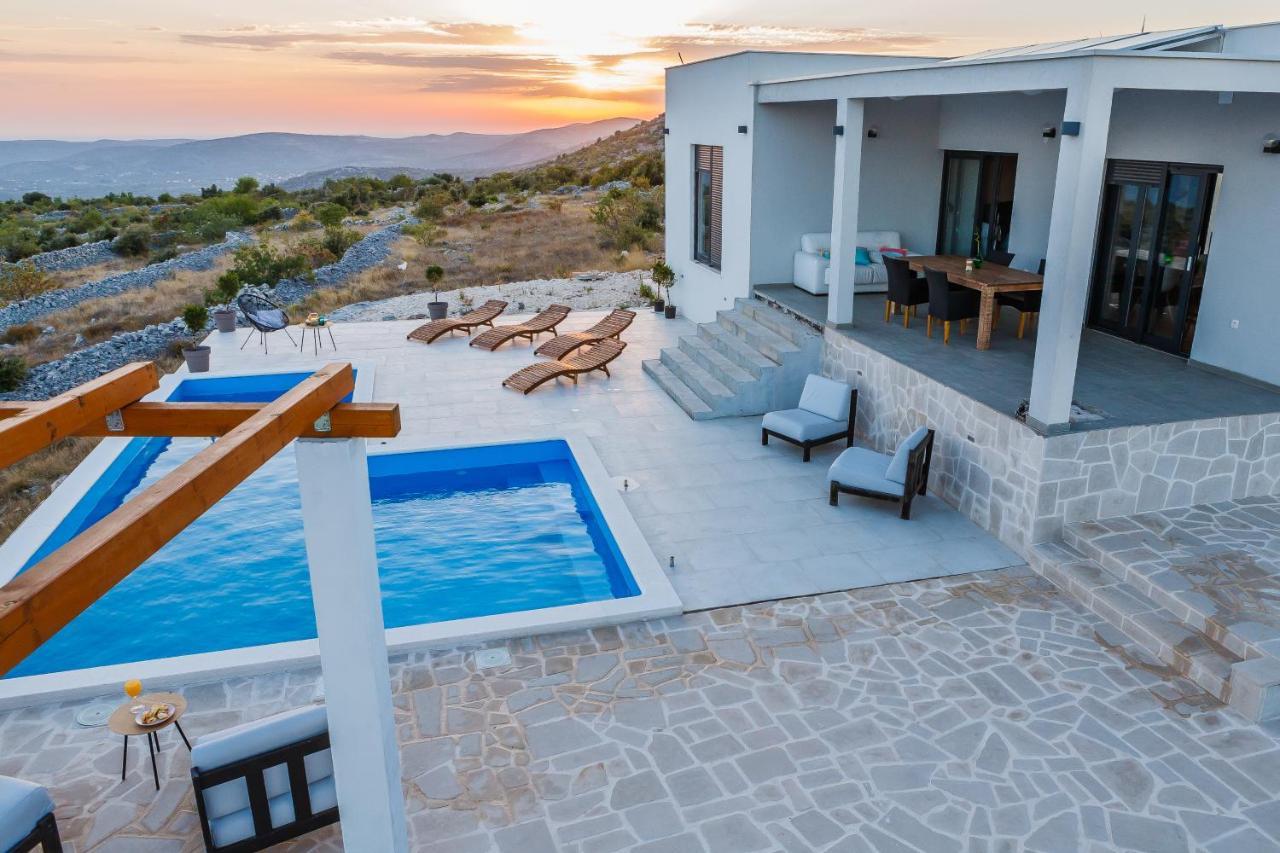 Villa Zlatno Sunce In The Hills Near Trogir Vrsine Exterior foto